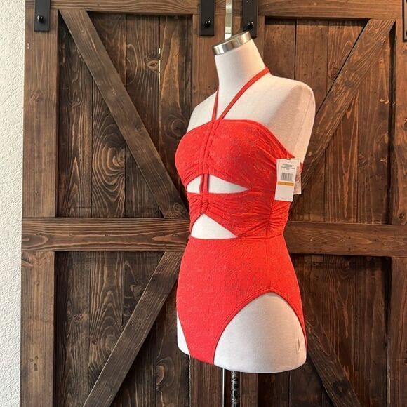 NWT Jessica Simpson  Standard Ruched Front Halter Neck One Piece Swimsuit - Picture 6 of 12